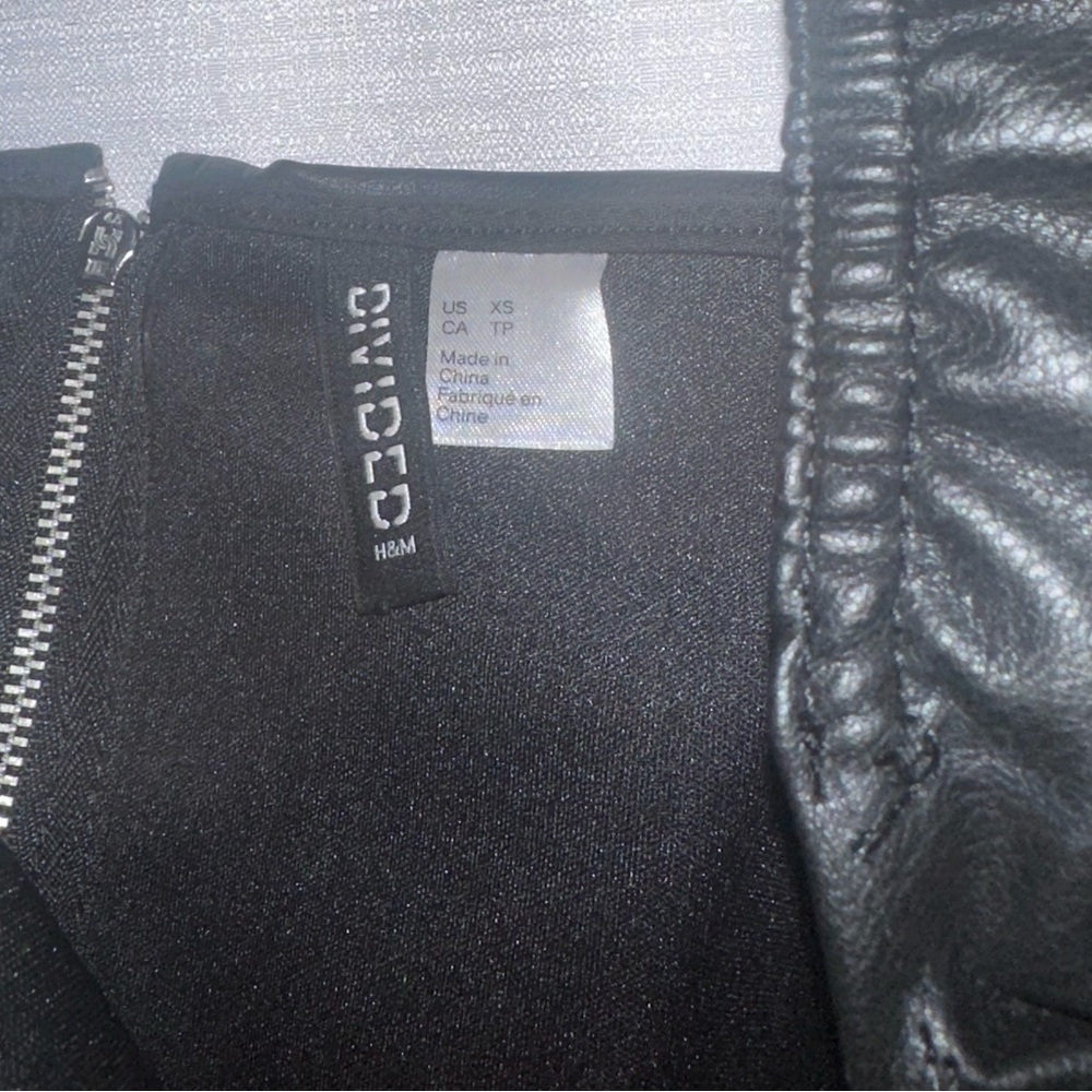 H&M Leather Puff Sleeve Corset Top - Picture 3 of 5